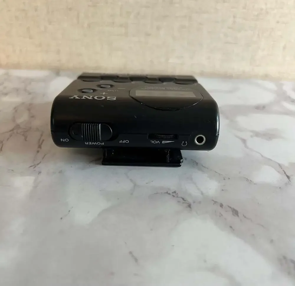 VTG Sony Walkman SRF-M40W FM/AM PLL Synthesized Stereo Receiver